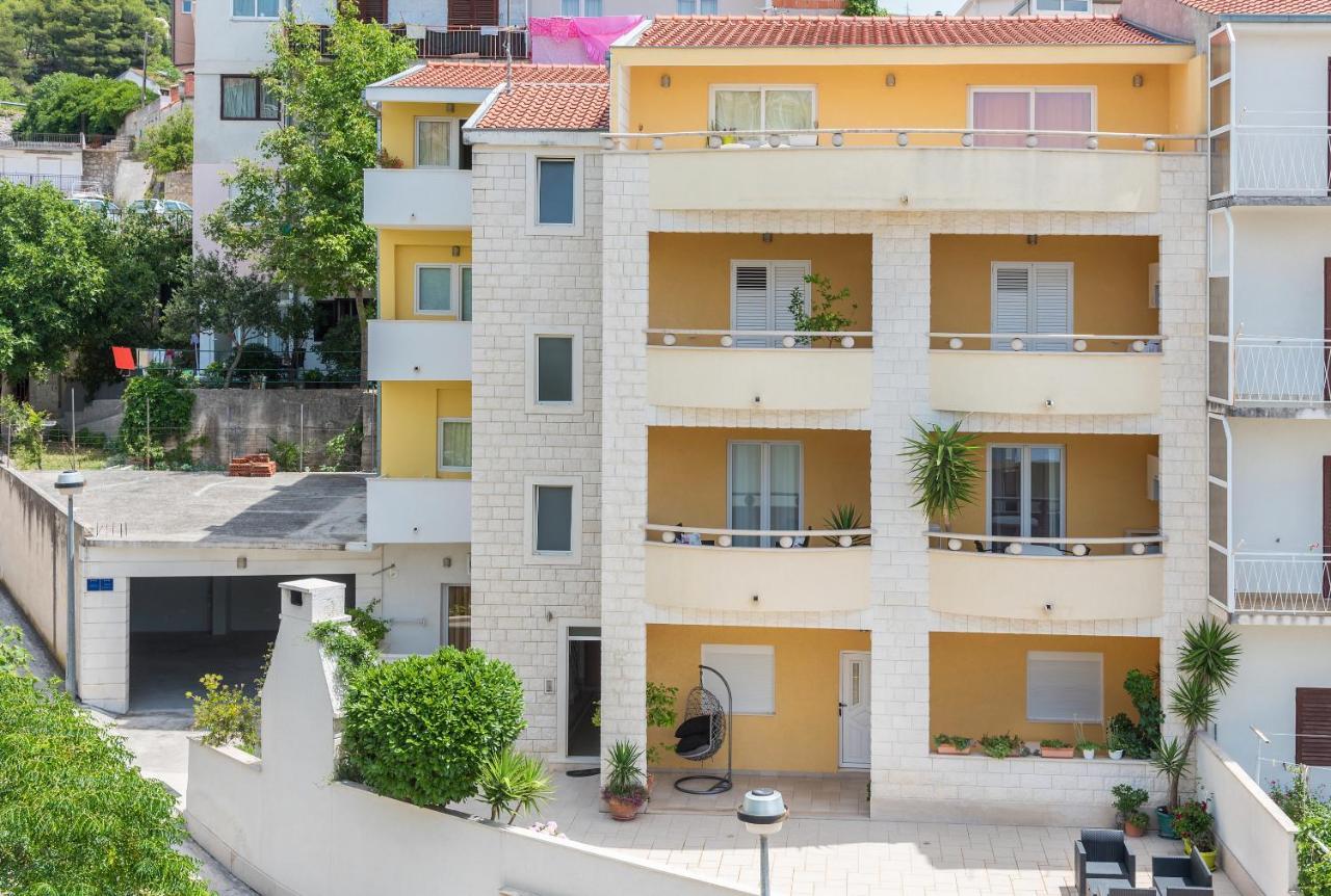 Apartments Villa Vujcic Makarska Exterior foto
