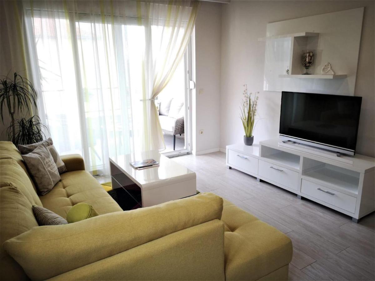 Apartments Villa Vujcic Makarska Exterior foto